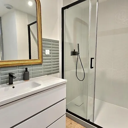 Lumineux T2, Spacieux, Hypercentre, Neuf, Wifi * Bagneres-de-Bigorre