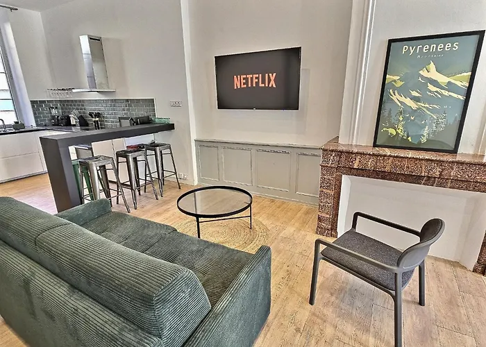 Lumineux T2, Spacieux, Hypercentre, Neuf, Wifi * Bagneres-de-Bigorre