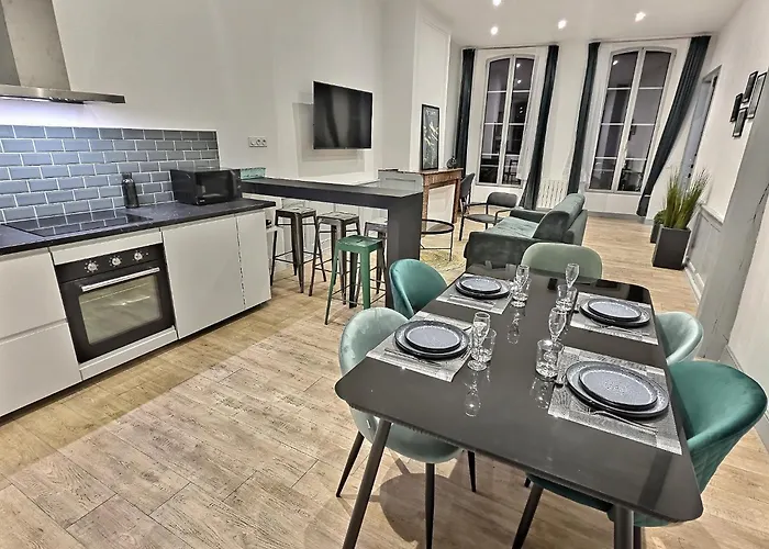 Lumineux T2, Spacieux, Hypercentre, Neuf, Wifi Apartment *