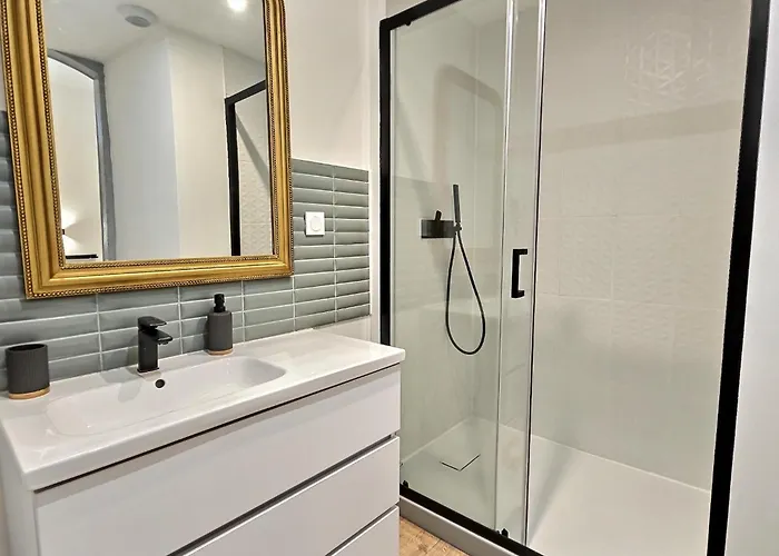 Lumineux T2, Spacieux, Hypercentre, Neuf, Wifi * Bagneres-de-Bigorre